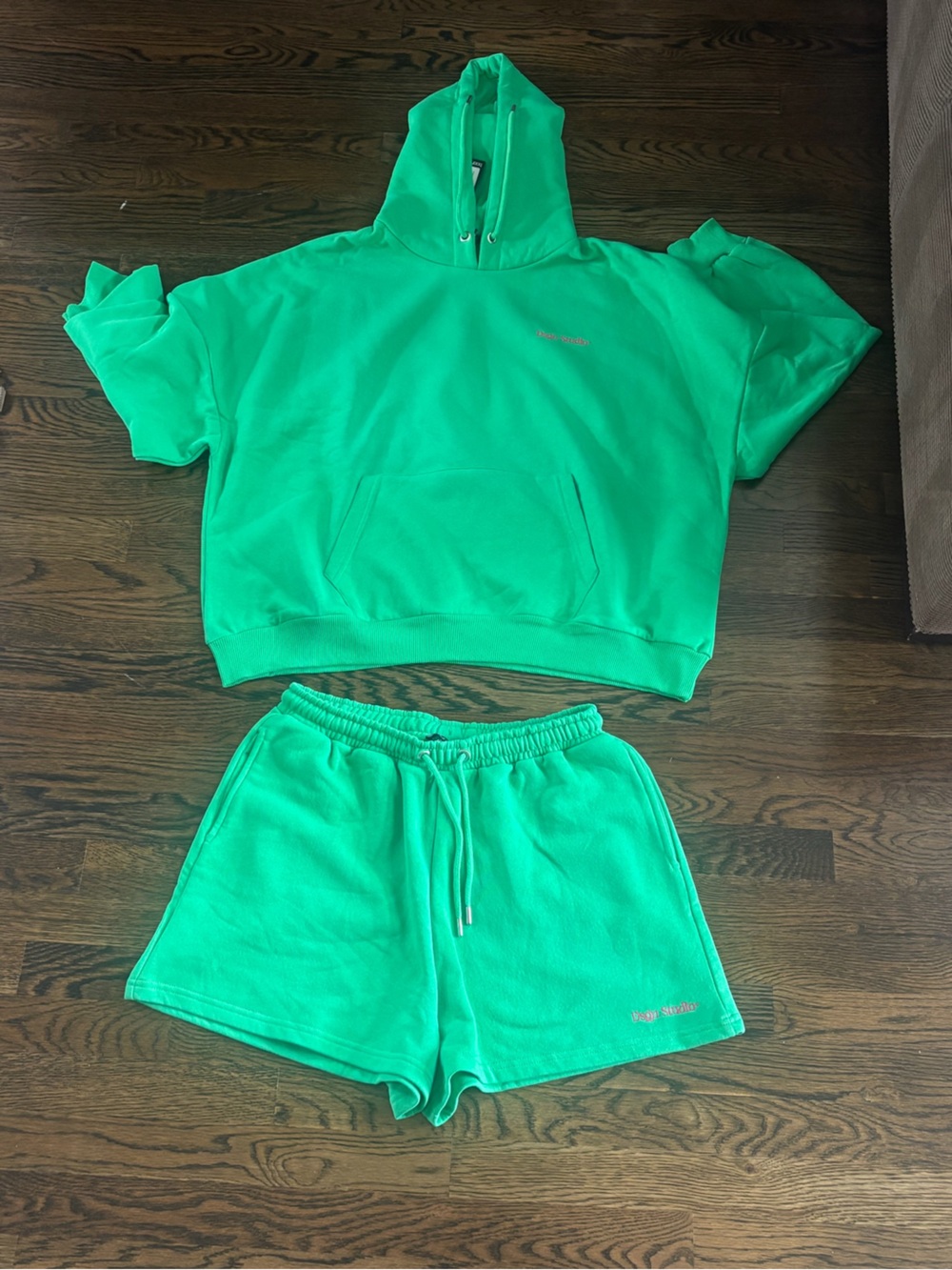 Boohoo Green sweatshirt and matching Sweatshorts